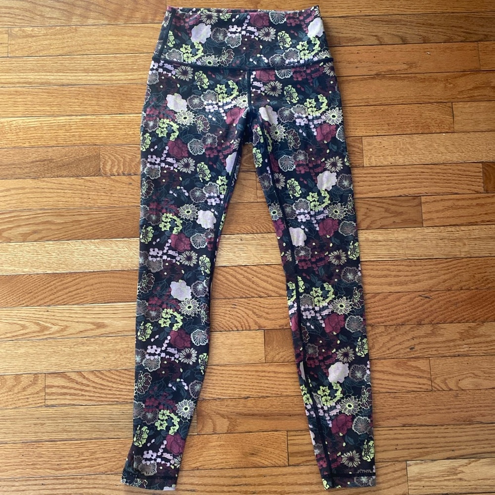 LULULEMON Floral Leggings EUC! size 4